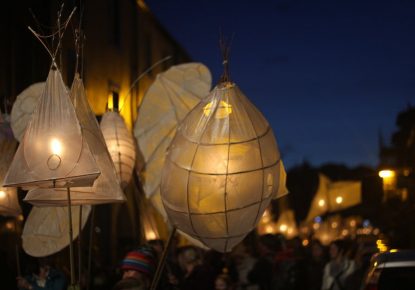 Lantern Festival Organisers Beg Crowds to Come With Their Cash